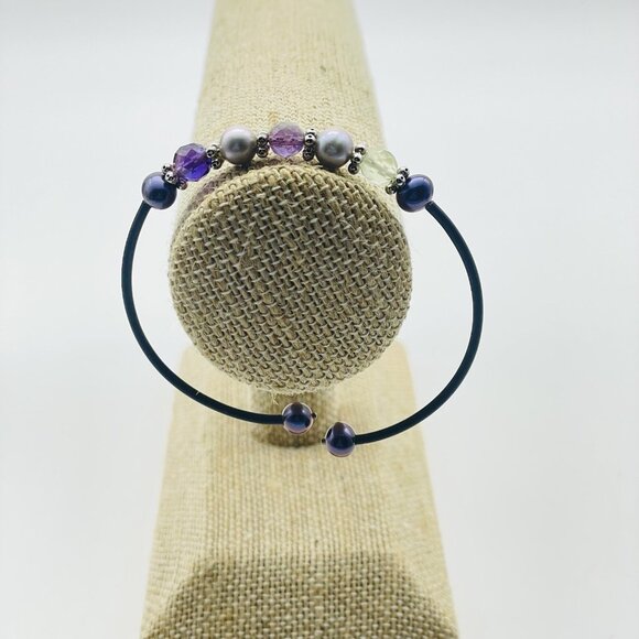 Beaded Memory Wire Bracelet Purple Beads Faux Pearls Modern Fashion Jewelry - Picture 5 of 6